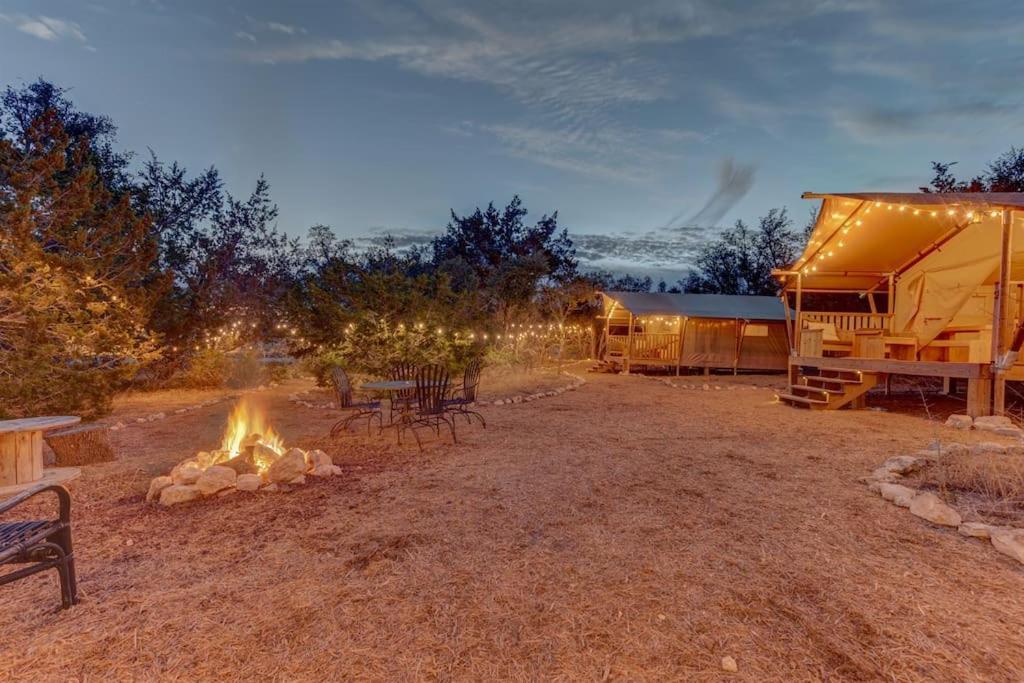 Hotel 12 Fires Luxury Glamping With Heating #3 à Johnson City Extérieur photo