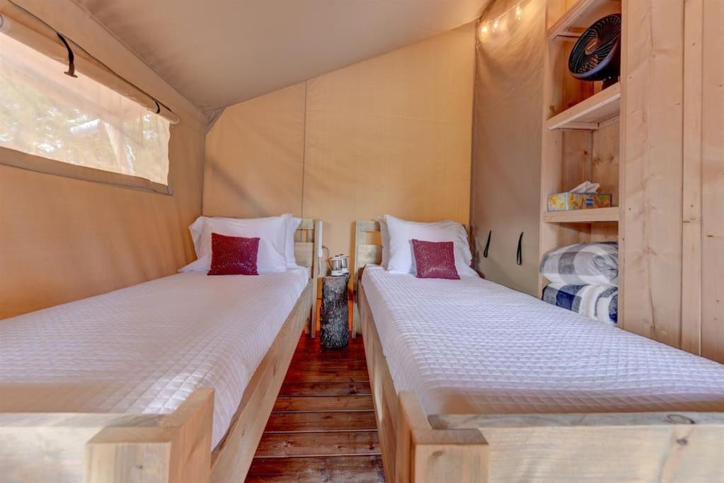 Hotel 12 Fires Luxury Glamping With Heating #3 à Johnson City Extérieur photo