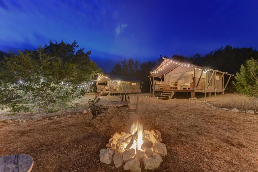 Hotel 12 Fires Luxury Glamping With Heating #3 à Johnson City Extérieur photo