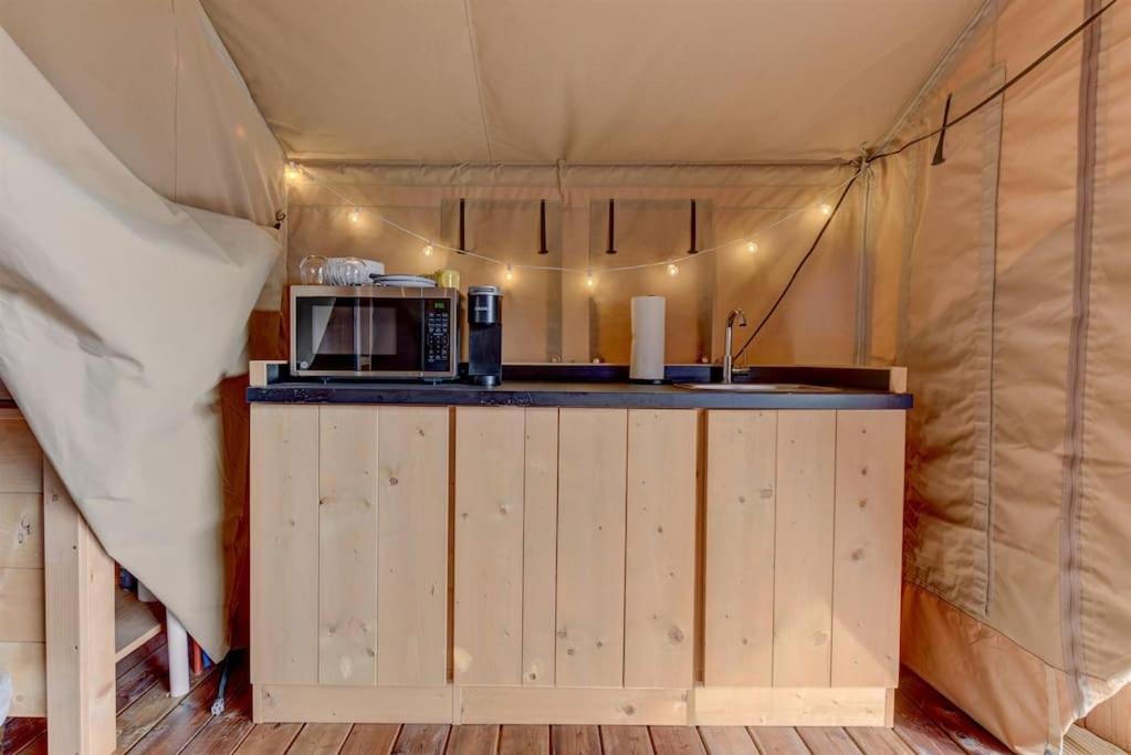 Hotel 12 Fires Luxury Glamping With Heating #3 à Johnson City Extérieur photo